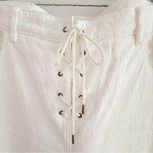 White Lace-Up 5 Pocket Jean by CHLOE